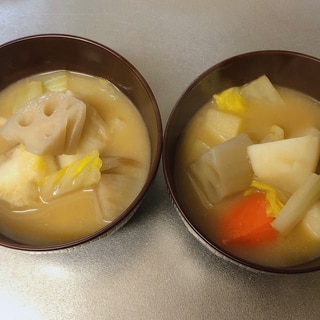 白菜と冷凍野菜のお手軽味噌汁